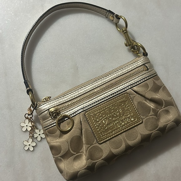 • COACH WRISTLET - Picture 1 of 7